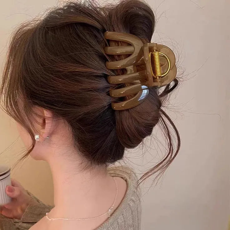 Elegant Multi-Layer Hair Claw – Distinctive Design for Refined Women