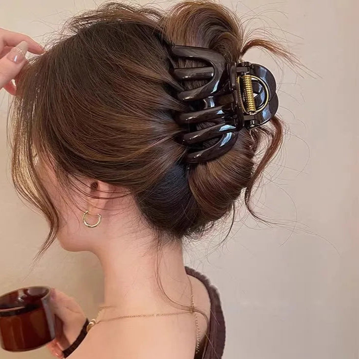 Elegant Multi-Layer Hair Claw – Distinctive Design for Refined Women